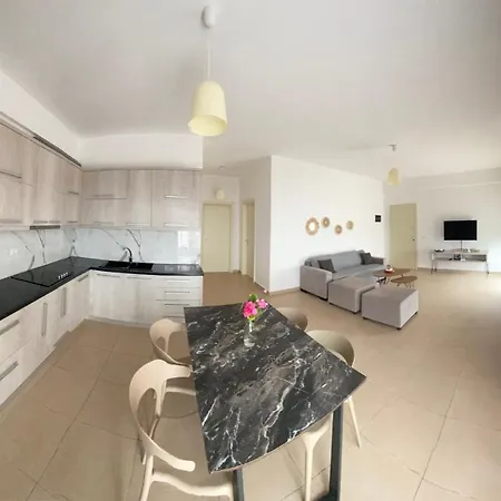 Apartment Dora's *