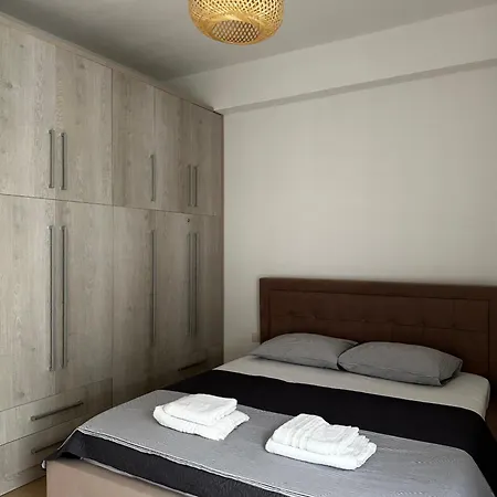 Apartment Dora's